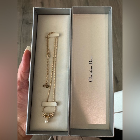 Christian Dior Vintage Pearl necklace with COA and box - Picture 8 of 9